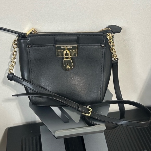 Calvin Klein Black Crossbody Purse with Gold Chain & Lock - Picture 1 of 5